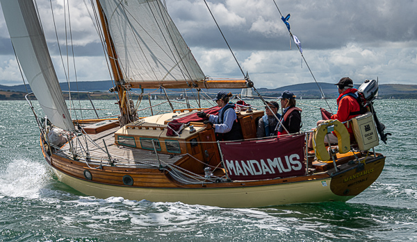 Cowes Classics Week - Class three, Mandamus.